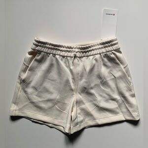 BNWT Lululemon Softstreme High-Rise Short 4"